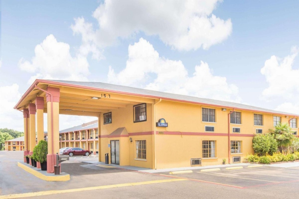 Days Inn & Suites by Wyndham Marshall Image 12